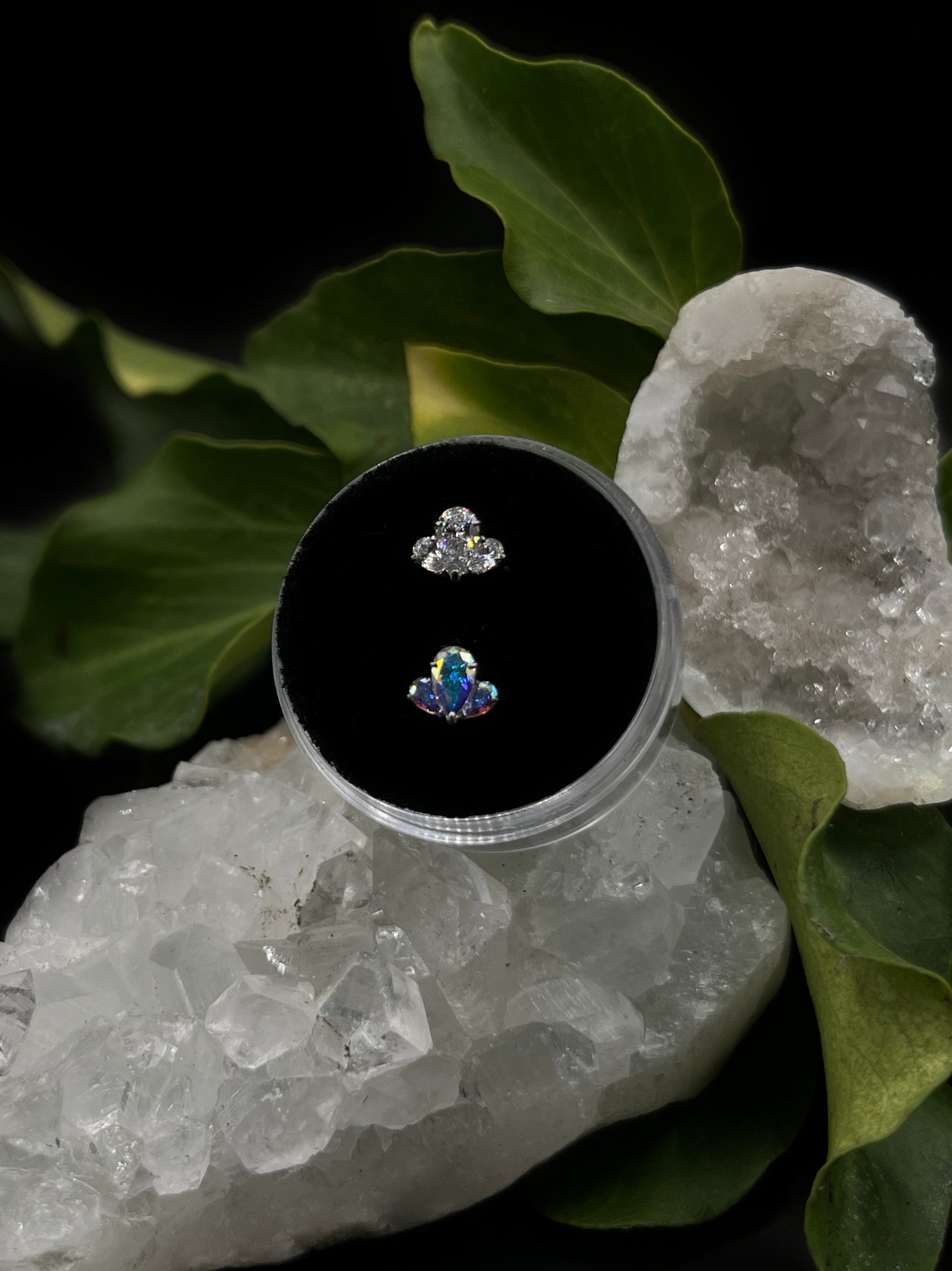 Pear Cut Gem Fan by Neometal