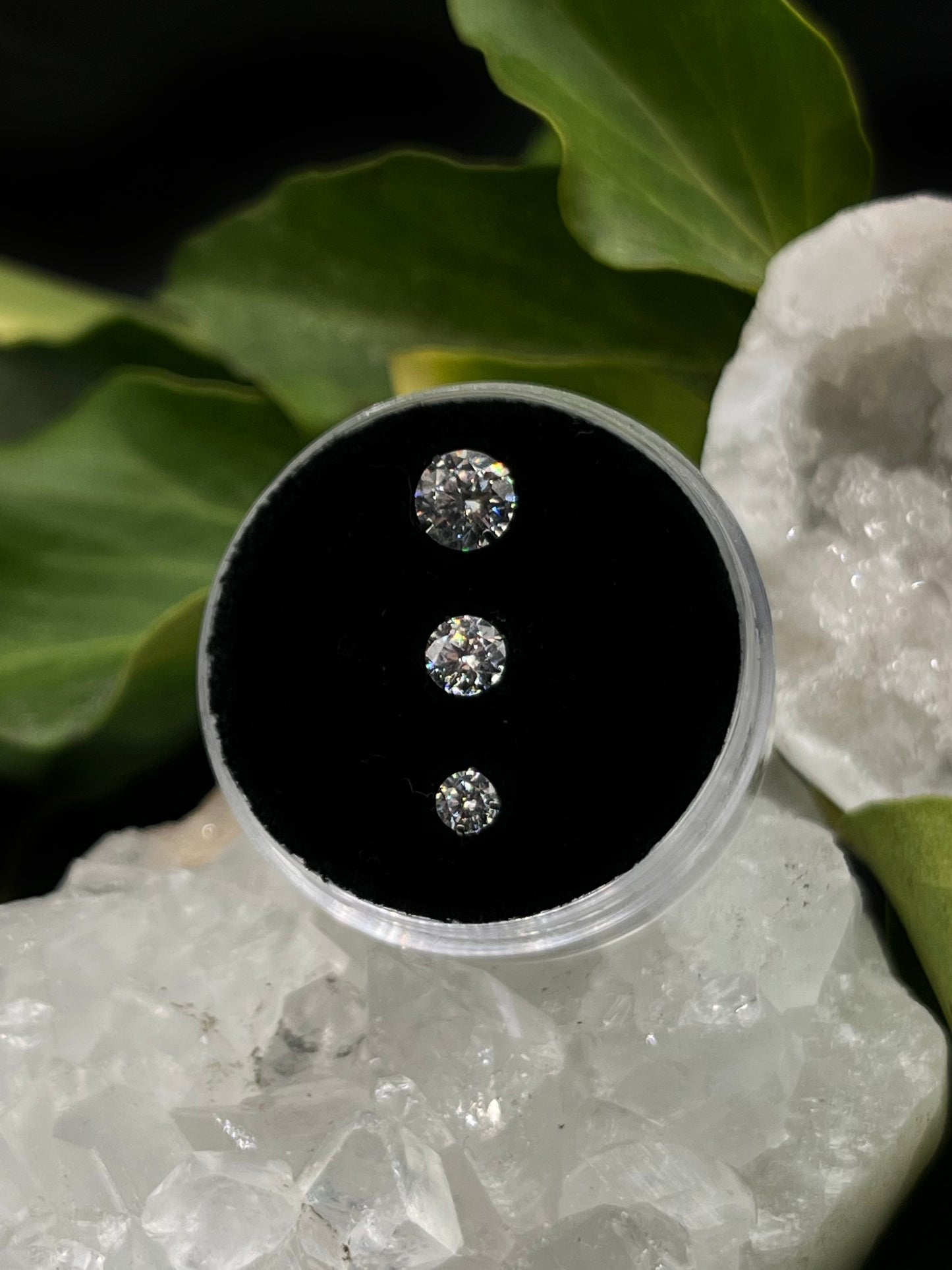 Prong Set Gem by Neometal